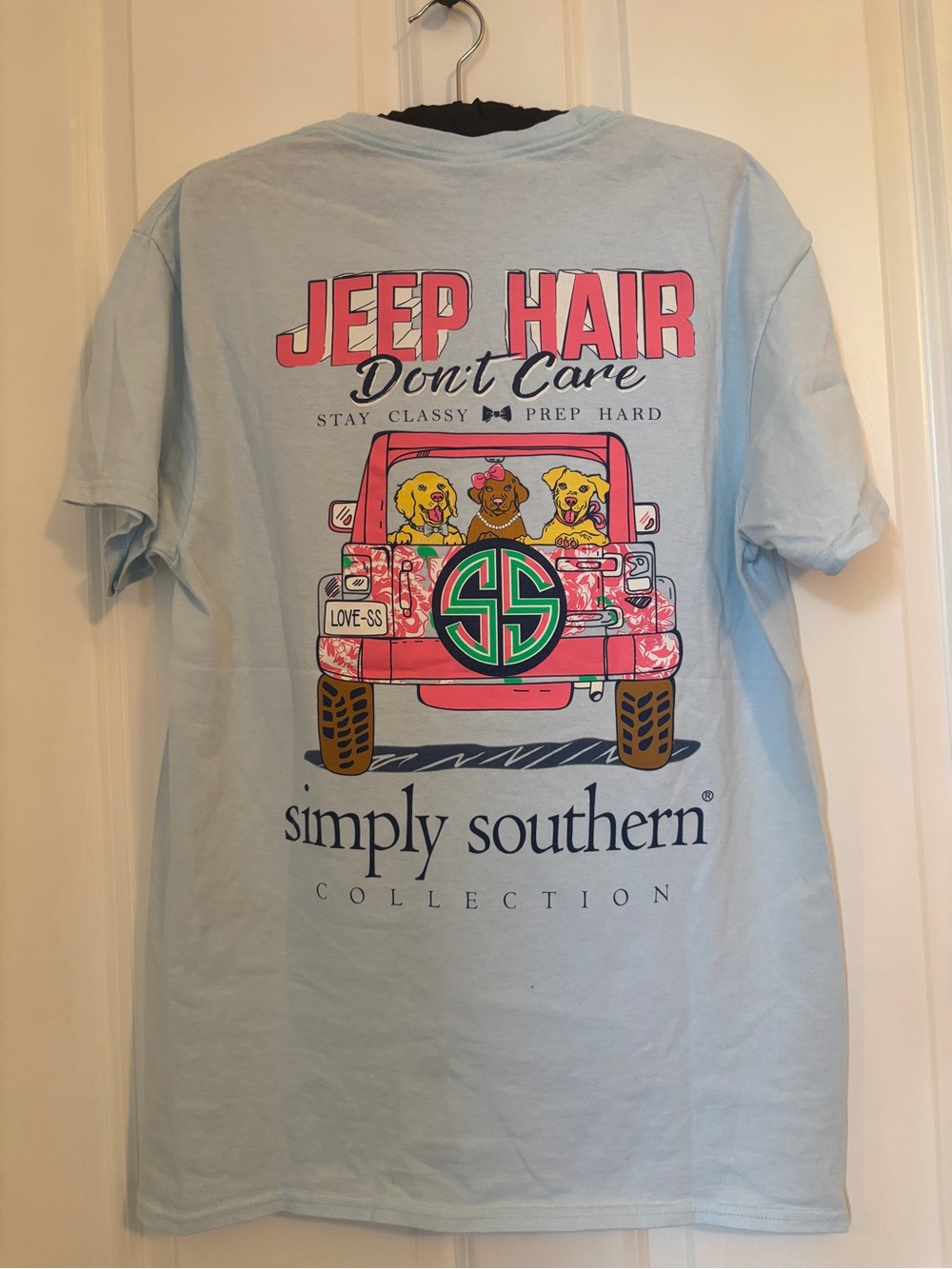 Simply Southern - Women’s 'Jeep Hair Don't Care' Light Blue Graphic Tee. Size M